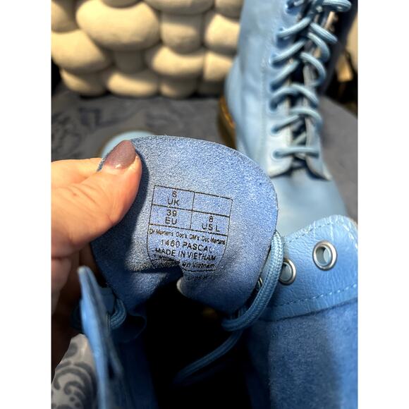 Dr Martens Bright Baby Blue Smooth Leather Size 8/EU 39 - Picture 5 of 7